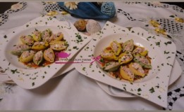 معجنات (conchiglioni) باللحم المدخن و صلصة الطماطم
