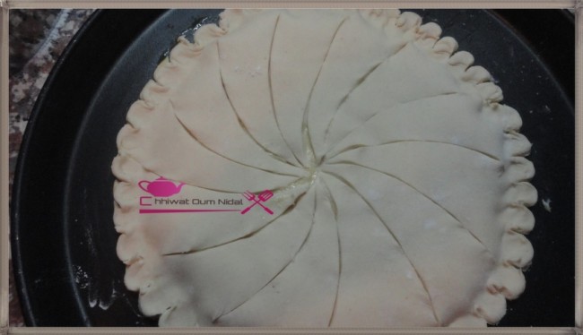 galette des rois, tarte amande, creme, crème, pate feuilletée, pate feuilletee, cuisine oum nidal, cuisine marocaine, recette, chhiwate, sucree, sucrée, gateau, عجين مورق, فطيرة الملوك, طارت اللوز, كريم, وصفة, حلوى, حلويات, كاطو, شهيوات مغربية, أم نضال, أطباق حلوة