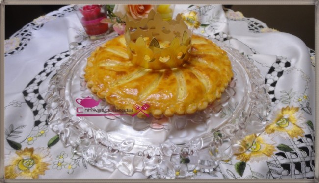 galette des rois, tarte amande, creme, crème, pate feuilletée, pate feuilletee, cuisine oum nidal, cuisine marocaine, recette, chhiwate, sucree, sucrée, gateau, عجين مورق, فطيرة الملوك, طارت اللوز, كريم, وصفة, حلوى, حلويات, كاطو, شهيوات مغربية, أم نضال, أطباق حلوة