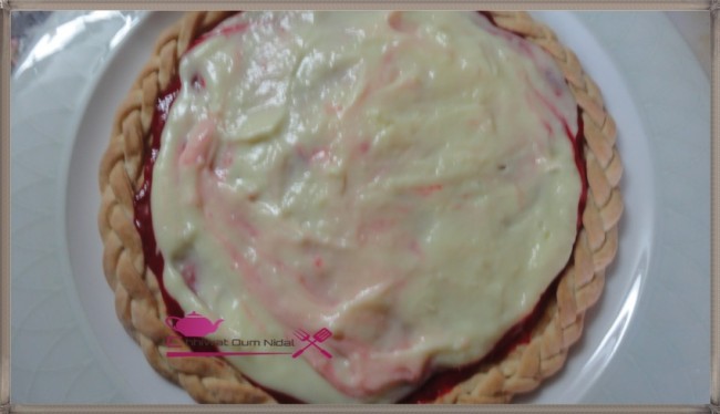 pizza fruits, couli fraise, crème patissère, tarte, pate sucrée, sucree, cuisine marocaine, cuisine oum nidal, chhiwate, recette, framboise, شهيوات مغربية, أم نضال, بيتزا الفواكه, كولي الفرولة, الفريز, كريم باتسيير, كريمة الحلوى, طارت, حلوى, حلويات, عجين حلو