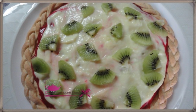 pizza fruits, couli fraise, crème patissère, tarte, pate sucrée, sucree, cuisine marocaine, cuisine oum nidal, chhiwate, recette, framboise, شهيوات مغربية, أم نضال, بيتزا الفواكه, كولي الفرولة, الفريز, كريم باتسيير, كريمة الحلوى, طارت, حلوى, حلويات, عجين حلو