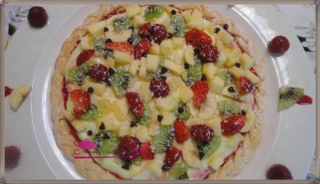 pizza fruits, couli fraise, crème patissère, tarte, pate sucrée, sucree, cuisine marocaine, cuisine oum nidal, chhiwate, recette, framboise, شهيوات مغربية, أم نضال, بيتزا الفواكه, كولي الفرولة, الفريز, كريم باتسيير, كريمة الحلوى, طارت, حلوى, حلويات, عجين حلو