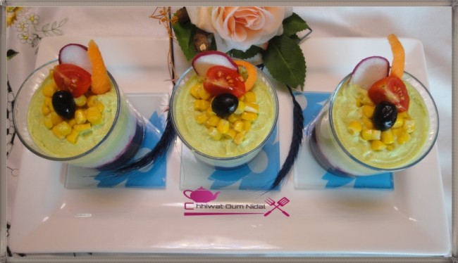 verrine 3 couche, verrines avocat bettrave choufleur, salade 3 couche, salade trio, salade verre, chhiwate, cuisine oum nidal, cuisine marocaine, om nidal, recette, recette faciloe, entree, سلطة في الكؤوس, كؤوس مشكلة, سلطة الباربا الافوكا الشفلور, سلطة ملونة, أم نضال, شهيوات مغربية, وصفات سهلة, مقبلات