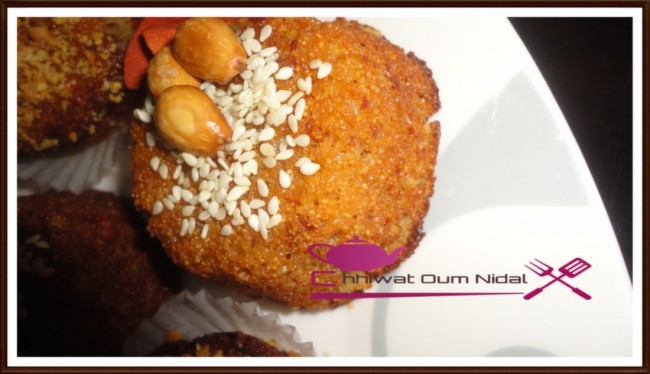 chhiwate, creme, besboussa, cuisine marocaine, cuisine oum nidal, cuisineoumnidal, gateau, om nidal, oum nidal, cake, recette, sucree, أطباق حلوة, أم نضال, ام نضال, حلوى, حلويات, شهيوات, شهيوات مغربية, البسبوسة, الحرشة, البسبوسة في قوالب فردية