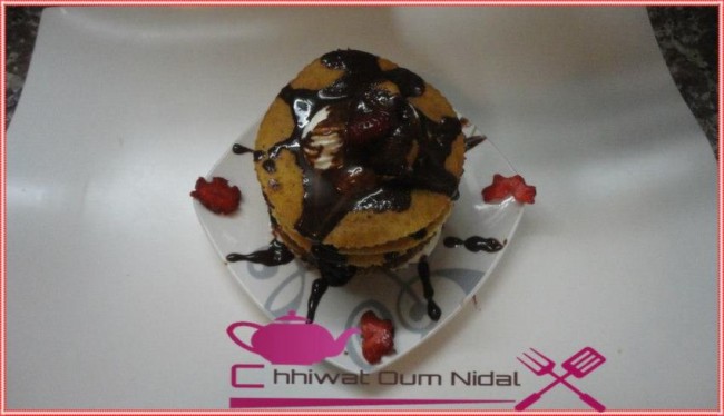 pancake, chhiwate, pan cake, pan cake crème chocolat, pan cake crème chantilly, cuisine marocaine, cuisine oum nidal, cuisineoumnidal, facile, gateau, om nidal, recette, recette facile, pancake chocolat banane, sucree, أطباق حلوة, أم نضال, ام نضال, حلويات, رغيفات حلوة, شهيوات, شهيوات مغربية, فطائر حلوة, بان كيك, بانكيك, بان كيك الشوكولا و الموز, بان كيك بكريم الشانتيي, بان كيك بكريم الشوكولا, مطبخ أم نضال, وصفات, وصفة, وصفة سهلة