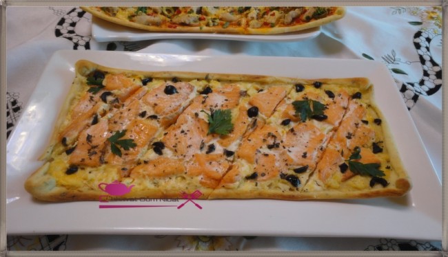 pizza etoile, pizza couronne, chhiwate, cuisine, sauce blanche, cuisine marocaine, cuisine oum nidal, cuisineoumnidal, jombon, pizza sauce tomate, pizza au thon, pizza au fruits de mer au sauce blanche, pate pizza, om nidal, pizza, pizza poulet, pizza viande hachée, pizza saumon, pizza sauce blanche, recette, أم نضال, اطباق مالحة, ام نضال, بيتزا, شهيوات, شهيوات مغربية, صلصة الطماطم, عجينة, لحم مدخن, بيتزا فواكه البحر بالصلصة البيضاء, بيتزا بالطون, بيتزا بصلصة الطماطم, بيتزا مالحة, بيتزا على شكل تاج, بيتزا على شكل تاج, عجين البيتزا, صلصة بيضاء, بيتزا بشكل طولي, بيتزا بالسومون, بيتزا بالكفتة, بيتزا بالدجاج, بيتزا بشكل جديد, عجينة البيتزا, مطبخ أم نضال, مملحات, وصفة