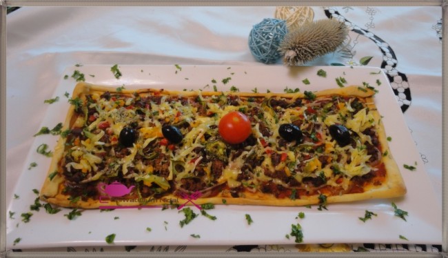 pizza etoile, pizza couronne, chhiwate, cuisine, sauce blanche, cuisine marocaine, cuisine oum nidal, cuisineoumnidal, jombon, pizza sauce tomate, pizza au thon, pizza au fruits de mer au sauce blanche, pate pizza, om nidal, pizza, pizza poulet, pizza viande hachée, pizza saumon, pizza sauce blanche, recette, أم نضال, اطباق مالحة, ام نضال, بيتزا, شهيوات, شهيوات مغربية, صلصة الطماطم, عجينة, لحم مدخن, بيتزا فواكه البحر بالصلصة البيضاء, بيتزا بالطون, بيتزا بصلصة الطماطم, بيتزا مالحة, بيتزا على شكل تاج, بيتزا على شكل تاج, عجين البيتزا, صلصة بيضاء, بيتزا بشكل طولي, بيتزا بالسومون, بيتزا بالكفتة, بيتزا بالدجاج, بيتزا بشكل جديد, عجينة البيتزا, مطبخ أم نضال, مملحات, وصفة