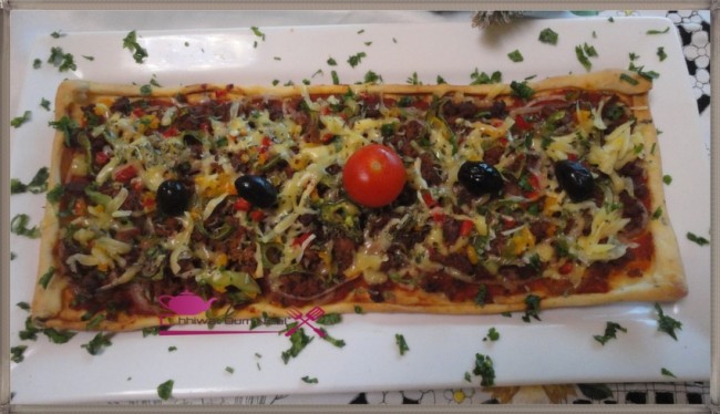 pizza etoile, pizza couronne, chhiwate, cuisine, sauce blanche, cuisine marocaine, cuisine oum nidal, cuisineoumnidal, jombon, pizza sauce tomate, pizza au thon, pizza au fruits de mer au sauce blanche, pate pizza, om nidal, pizza, pizza poulet, pizza viande hachée, pizza saumon, pizza sauce blanche, recette, أم نضال, اطباق مالحة, ام نضال, بيتزا, شهيوات, شهيوات مغربية, صلصة الطماطم, عجينة, لحم مدخن, بيتزا فواكه البحر بالصلصة البيضاء, بيتزا بالطون, بيتزا بصلصة الطماطم, بيتزا مالحة, بيتزا على شكل تاج, بيتزا على شكل تاج, عجين البيتزا, صلصة بيضاء, بيتزا بشكل طولي, بيتزا بالسومون, بيتزا بالكفتة, بيتزا بالدجاج, بيتزا بشكل جديد, عجينة البيتزا, مطبخ أم نضال, مملحات, وصفة