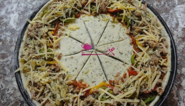 pizza etoile, pizza couronne, chhiwate, cuisine, cuisine marocaine, cuisine oum nidal, cuisineoumnidal, jombon, pizza sauce tomate, pizza au thon, pizza au fruits de mer, pate pizza, om nidal, pizza, recette, أم نضال, اطباق مالحة, ام نضال, بيتزا, شهيوات, شهيوات مغربية, صلصة الطماطم, عجينة, لحم مدخن, بيتزا فواكه البحر, بيتزا بالطون, بيتزا بصلصة الطماطم, بيتزا مالحة, بيتزا على شكل تاج, بيتزا على شكل تاج, مطبخ أم نضال, مملحات, وصفة