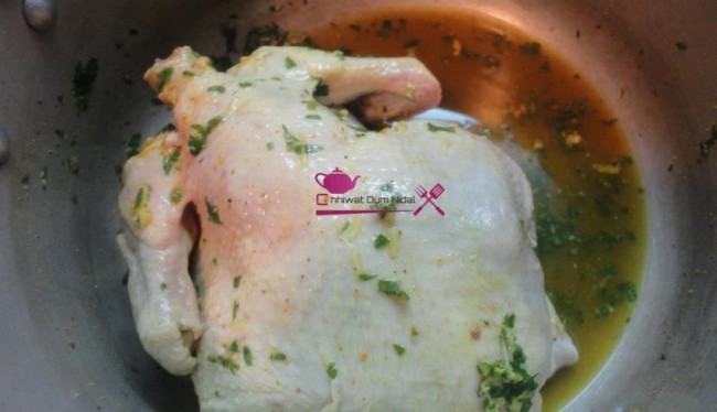 poulet aux olives, chhiwate, plats poulets, cuisine marocaine, cuisineoumnidal, om nidal, recette, أم نضال, دجاج بالدغميرة, دجاج محمر, دجاج بالزيتون, شهيوات مغربية, مطبخ أم نضال, أطباق الدجاج, وصفة