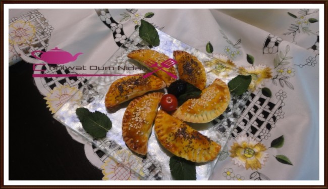 chhiwate, chausson au thon, chausson olives noires, cuisine marocaine, cuisine oum nidal, cuisineoumnidal, om nidal, plats salées, recette, salée, recette ramadan, أطباق مالحة, أم نضال, ام نضال, شوسون, شوصون بالطون, شوصون بالزيتون الاسود, شهيوات, شهيوات رمضان, شهيوات مغربية, مطبخ أم نضال,  مملحات, وصفات 