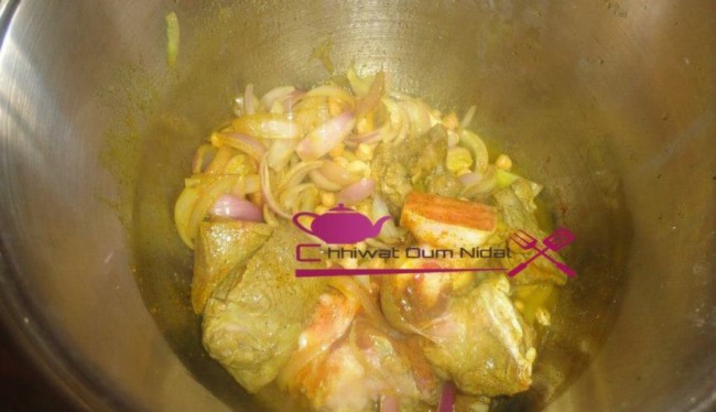 chhiwate, cuisine, cuisine marocaine, couscous marocain, cuisine oum nidal, cuisineoumnidal, oum nidal, recette, couscous viandes et légumes, couscous oignons et raisins séchés, أطباق مالحة, أم نضال, ام نضال, حلويات, شهيوات, شهيوات العيد, شهيوات مغربية, كسكس باللحم و الخضر, كسكس مغربي, كسكس بالبصل و الزبيب, كسكس بالتفاية, كسكسو, مطبخ أم نضال, وصفات, أطباق اللحم