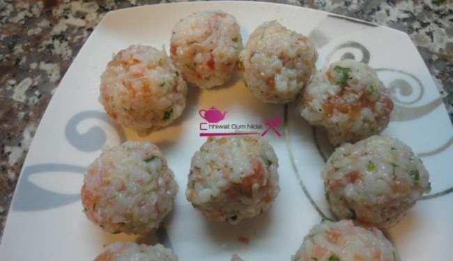 boules riz au four, croquette riz, nugget riz, cuisine oum nidal, cuisine marocaine, om nidal, chhiwate, recette facile, recette enfant, شهيوات مغربية, أم نضال, كويرات الروز, الارز, كروكيت, الروز في الفرن, وصفات أطفال, وصفات سهلة