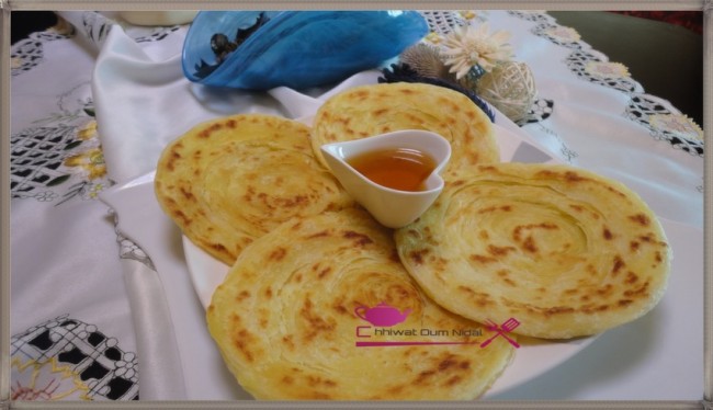 mssemen, crepe, meloui, cuisine oum nidal, cuisine marocaine, chhiwate, recette, reziza, recette facile, شهيوات مغربية, أم نضال, ملوي, رزيزة, رزة القاضي, مسمن, وصفة, معجنات