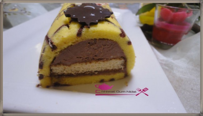 buche imprimée, imprimee, cake roulé, roulee, génoise, cigarette, pate, chocolat, cacao, crèma patissière, creme, poudre amande, biscuit jocande, boudoires, recette, cuisine marocaine, bonne année, nouvelle année, chhiwate cuisine oum nidal, كيك ملفوف, رولي, وصفة, كاطو, جينوازو جينواز, لوز, شهيوات مغربية, حلويات, أطباق حلوة, كريمة حلوانية, مطبخ أم نضال, شوكولا, كاكاو, رأس السنة