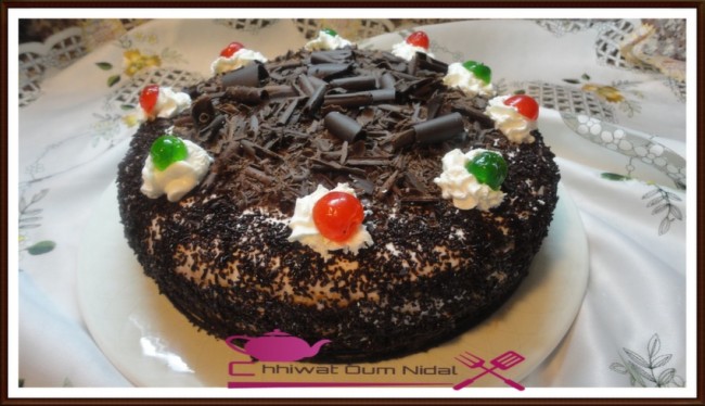 foret noir, cake, cake crème citron, chhiwate, creme chantilly, cuisine, cuisine marocaine, cuisine oum nidal, cuisineoumnidal, gateau, om nidal, recette, cake chocolat, cake café, anniversaire, chocolat, sucree, أطباق حلوة, أم نضال, ام نضال, حلوى, حلويات, شهيوات, شهيوات مغربية, كاطو, كريم الشانتيي, كيك القهوة, كيك الشوكولا, عيد الميلاد, كيك, شوكولا, الغابة السوداء, مطبخ أم نضال, وصفات, وصفة	