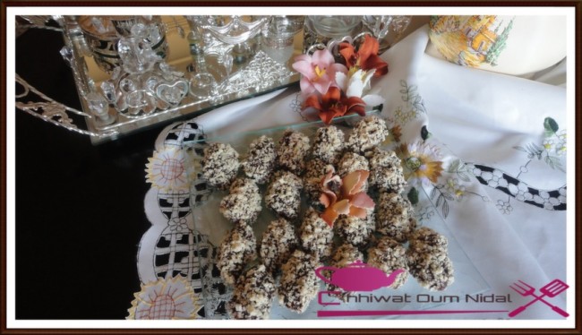 gateau chocolat biscuit, gateau jaune d'oeufs pochés, halwa, chhiwate, chocolat, cuisine marocaine, cuisine oum nidal, cuisineoumnidal, facile, gateau, mini cake, oum nidal, recette, recette facile, sucree, أطباق حلوة, أم نضال, ام نضال, حلويات, شهيوات, شهيوات مغربية, شوكولا,حلوى الشوكولا و البيسكوي, حلوى البيض المسلوق, حلوى, مطبخ, مطبخ أم نضال, وصفات, حلويات العيد, وصفة, وصفة سهلة