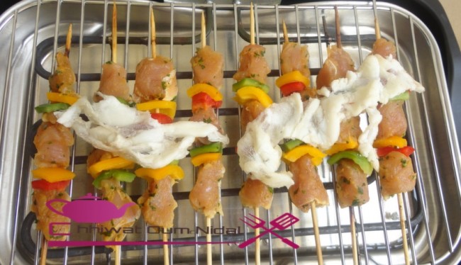 brochette dinde, brochette poulet, marinade, cuisine oum nidal, cuisine marocaine, recette, chhiwate, شهيوات مغربية, قضبان الديك الرومي, قضيان الدجاج, الداند, أم نضال, دجاج مشوي, وصفة