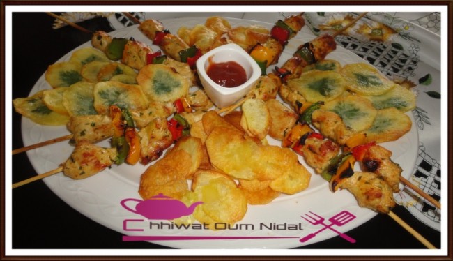 brochette dinde, brochette poulet, marinade, cuisine oum nidal, cuisine marocaine, recette, chhiwate, شهيوات مغربية, قضبان الديك الرومي, قضيان الدجاج, الداند, أم نضال, دجاج مشوي, وصفة