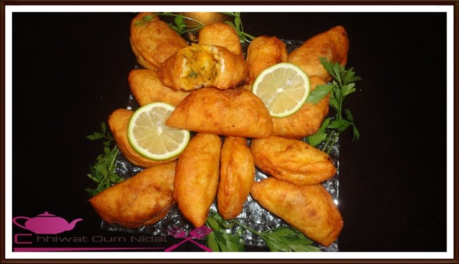 pirochki, piroshki, chausson pomme de terre, recette, cuisine oum nidal, cuisine marocaine, pate farcie, salée, salee, chhiwate, شهيوات مغربية, أم نضال, خبيزات بالبطاطس, وصفة, بيروشكي, شوصون البطاطا, مملحات, عجين محشو 