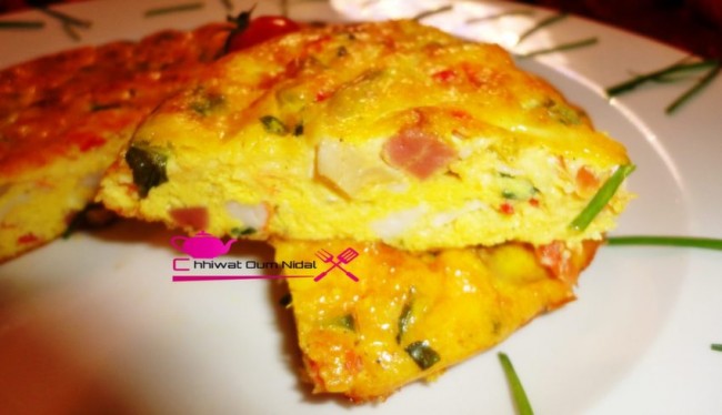 tortilla au four, tortilla légume, legume, omelette, oufs, surimi, cuisine marocaine, cuisine oum nidal, recette, facile, chhiwate, شهيوات مغربية, أم نضال, وصفة سهلة, أمليط, أومليط, طورتية في الفرن, طورتية بالخضر, سوريمي, بيض  