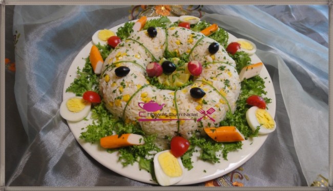 salade couronne riz, salade riz et thon, recette, cuisine oum nidal, cuisine marocaine, chhiwate, سلطة التاج, سلطة الروز و الطون, سلطة الارز, تقديم رائع, شهيوات مغربية, أم نضال, وصفة, سلطة رائعة