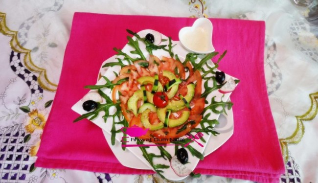 salade roquet et avocat, salade verte, tomate, recette, cuisine marocaine, chhiwate, oum nidal, سلطة الجرجير و الافوكا, طماطم, سلطة خضراء, ام نضال, شهيوات مغربية, وصفة