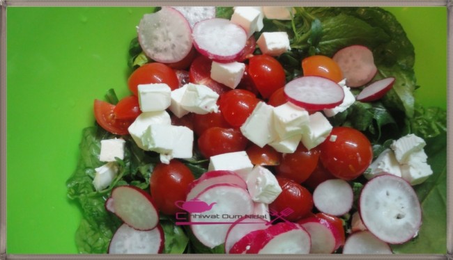 chhiwate, salade epinards roquet basilic, cuisine, cuisine marocaine, cuisine oum nidal, cuisineoumnidal, om nidal, oum nidal, recette, salade, salade variée, tomate cerise, أم نضال, ام نضال, خس, خيار, سلطات متنوعة, شهيوات مغربة, طماطم صغيرة, سلطة السبانخ الجرجير و الحبق, مطبخ أم نضال, وصفات, وصفات سهلة, وصفة