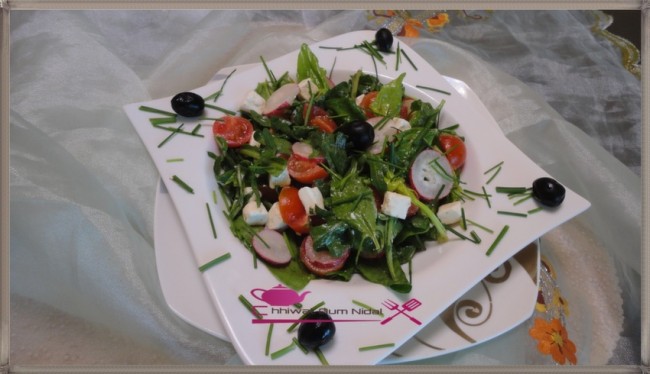 chhiwate, salade epinards roquet basilic, cuisine, cuisine marocaine, cuisine oum nidal, cuisineoumnidal, om nidal, oum nidal, recette, salade, salade variée, tomate cerise, أم نضال, ام نضال, خس, خيار, سلطات متنوعة, شهيوات مغربة, طماطم صغيرة, سلطة السبانخ الجرجير و الحبق, مطبخ أم نضال, وصفات, وصفات سهلة, وصفة