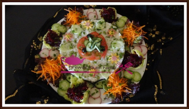 salade étage riz, salade riz et thon, recette, cuisine oum nidal, cuisine marocaine, chhiwate, سلطة طبقات الروز, سلطة الروز و الطون, سلطة الارز, تقديم رائع, شهيوات مغربية, أم نضال, وصفة, سلطة رائعة, خضر