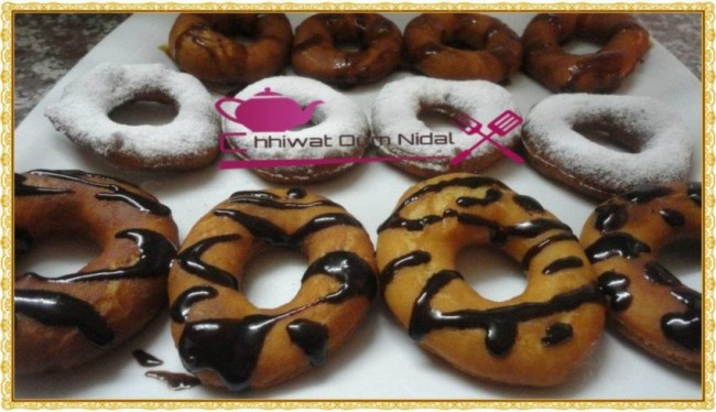 donuts, beignet, chhiwate, cuisine oum nidal, beignet pomme de terre, cuisine marocaine, recette, plats sucrée, sucree, gateau, شهيوات مغربية, أم نضال, دونات, بينيي البطاطس, بينيي, اسفنج, حلويات, معجنات حلوة, أطباق حلوة, وصفة