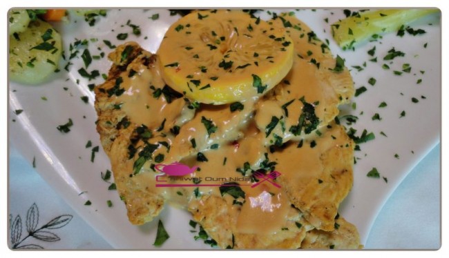 escalope de poulet au sauce citron, chhiwate, plats poulets, cuisine marocaine, cuisineoumnidal, sauce citrone, om nidal, escalope de dinde, recette, أم نضال, صلصة الليمون, اسكالوب الدجاج, شرائح الدجاج بصلصة الحامض, صلصة الصوجا, الصلصة البيضاء, شهيوات مغربية, مطبخ أم نضال, أطباق الدجاج, وصفة  