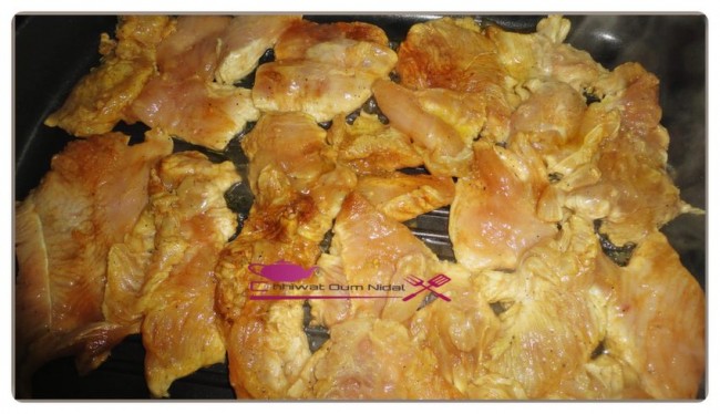 escalope de poulet au sauce citron, chhiwate, plats poulets, cuisine marocaine, cuisineoumnidal, sauce citrone, om nidal, escalope de dinde, recette, أم نضال, صلصة الليمون, اسكالوب الدجاج, شرائح الدجاج بصلصة الحامض, صلصة الصوجا, الصلصة البيضاء, شهيوات مغربية, مطبخ أم نضال, أطباق الدجاج, وصفة  