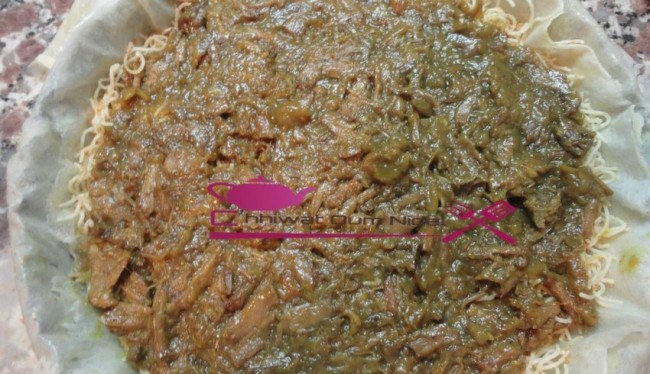 bastila viande sucrée, bastila seffa, chhiwate, cuisine marocaine, cuisine oum nidal, om nidal, recette, plats viandes, salé sucré, بسطيلة باللحم معسل و السفة, بسطيلة حلوة مالحة, شهيوات مغربية, أم نضال,  وصفات, أطباق اللحم