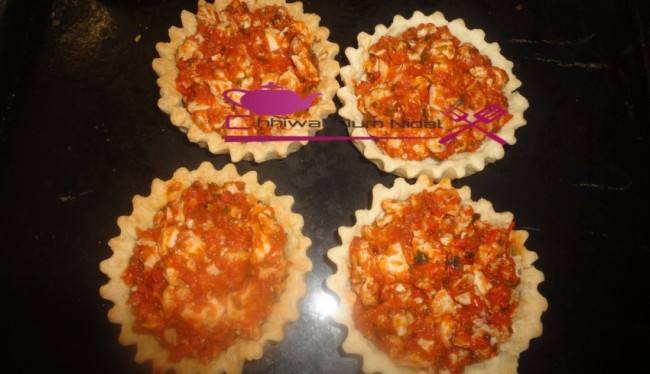 chhiwate, cuisine marocaine, om nidal, cuisine oum nidal, pizza sauce tomate, pizza au cerveau, recette, tartelette salée, salée, sauce tomate, plats salés, أطباق مالحة, أم نضال, طارتوليت مالحة, بيتزا بالمخ, شهيوات مغربية, صلصة الطماطم, بيتزا, وصفات