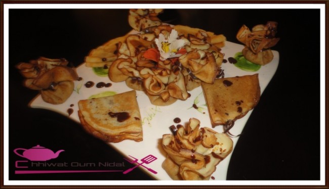 crepe sans beurre, chhiwate, chocolat, crepe, crepe chocolat, crepe chocolat banane, cuisine marocaine, cuisine oum nidal, cuisineoumnidal, facile, gateau, om nidal, recette, recette facile, sucree, أطباق حلوة, أم نضال, ام نضال, حلويات, رغيفات حلوة, شهيوات, شهيوات مغربية, فطائر حلوة, كريب, كريب الشوكولا و الموز, مطبخ أم نضال, كريب بدون زبدة, وصفات, وصفة, صريرات الكريب بالشوكولا و الموز, كميمسات الكريب, وريدات الكريب, وصفة سهلة