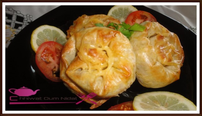 bastila, chhiwate, plats salés, cuisine marocaine, cuisineoumnidal, mozarella, om nidal, poulet, recette, gout de poisson, légumes, أم نضال, البسطيلة, جبن, بسطيلة الدجاج و الخضر بمذاق السمك, شهيوات مغربية, مطبخ, مطبخ أم نضال, أطباق الدجاج, ورقة, وصفة, أطباق السمك, أطباق مالحة