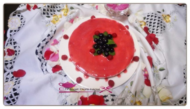 cheese cake fruits rouge, cheesecake myrtille, chhiwate, creme, crème frmage, cuisine marocaine, cuisine oum nidal, gateau, plats sucrée, recette, recette facile, tarte, أطباق حلوة, أم نضال, تشيز كيك الفواكه الحمراء, تشيز كيك, حلويات, شهيوات مغربية, طارت, كاطو, محليات, وصفات باردة, وصفات