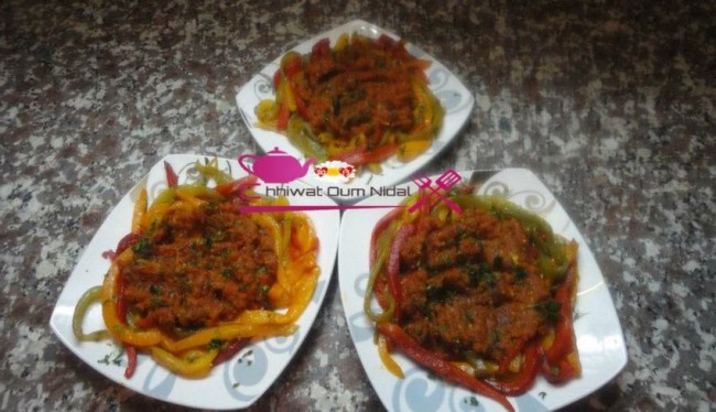 salade tomate et poivron, salade marocaine, tektouka, chhiwate, cuisine, cuisine oum nidal, cuisineoumnidal, oum nidal, recette, salade, أم نضال, ام نضال, سلطة الطماطم و الفلفل المشوية, سلطة, سلطة الطماطم و الفلفل المشوية, التكتوكة, شهيوات, شهيوات مغربية, سلطات متنوعة, سلطة مغربية, مطبخ, مطبخ أم نضال, مقبلات, وصفة