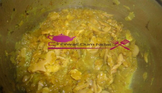 poulet au champignon, sauce champignons, chhiwate, plats poulets, cuisine marocaine, cuisineoumnidal, om nidal, dinde, recette, أم نضال, دجاج بالفطر, صلصة الفطر, شهيوات مغربية, أم نضال, أطباق الدجاج, وصفات سهلة