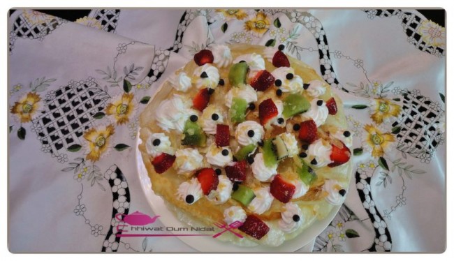 9atayef aux fruits et crème chantilly, chhiwate, fruits, cuisine marocaine, cuisine oum nidal, gateau, dessert, om nidal, plats sucrée, recette, recette facile, أطباق حلوة, أم نضال, ام نضال, قطايف بالفواكه و كريم الشانتيي, حلويات, محليات, شهيوات, شهيوات مغربية, كاطو, ورقة البسطيلة, فواكه, مطبخ أم نضال, وصفات سهلة