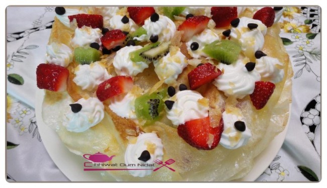 9atayef aux fruits et crème chantilly, chhiwate, fruits, cuisine marocaine, cuisine oum nidal, gateau, dessert, om nidal, plats sucrée, recette, recette facile, أطباق حلوة, أم نضال, ام نضال, قطايف بالفواكه و كريم الشانتيي, حلويات, محليات, شهيوات, شهيوات مغربية, كاطو, ورقة البسطيلة, فواكه, مطبخ أم نضال, وصفات سهلة