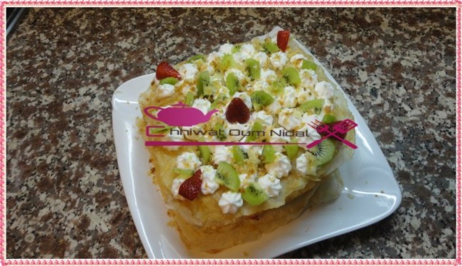 9atayef aux fruits et crème chantilly, chhiwate, fruits, cuisine marocaine, cuisine oum nidal, gateau, dessert, om nidal, plats sucrée, recette, recette facile, أطباق حلوة, أم نضال, ام نضال, قطايف بالفواكه و كريم الشانتيي, حلويات, محليات, شهيوات, شهيوات مغربية, كاطو, ورقة البسطيلة, فواكه, مطبخ أم نضال, وصفات سهلة