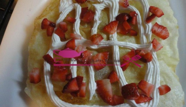 9atayef aux fruits et crème chantilly, chhiwate, fruits, cuisine marocaine, cuisine oum nidal, gateau, dessert, om nidal, plats sucrée, recette, recette facile, أطباق حلوة, أم نضال, ام نضال, قطايف بالفواكه و كريم الشانتيي, حلويات, محليات, شهيوات, شهيوات مغربية, كاطو, ورقة البسطيلة, فواكه, مطبخ أم نضال, وصفات سهلة