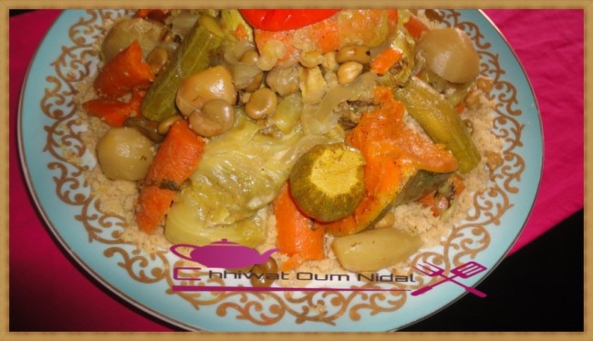 chhiwate, cuisine, cuisine marocaine, couscous marocain, couscous sans tomate, cuisine oum nidal, cuisineoumnidal, oum nidal, recette, couscous poulet et lait concentré, couscous, أطباق مالحة, أم نضال, ام نضال, حلويات, شهيوات, شهيوات العيد, شهيوات مغربية, كسكس بالدجاج و الحليب, كسكس مغربي, كسكس بدون طماطم, كسكسبالحليب المركز غير المحلى, كسكسو, مطبخ أم نضال, وصفات, أطباق الدجاج