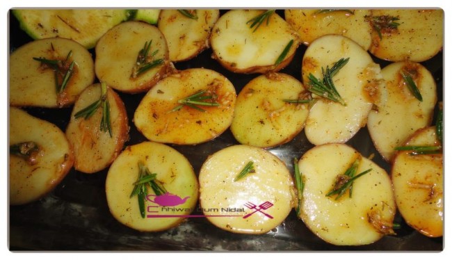 pomme de terre aux herbes, pomme de terre au four, chhiwate, cuisine, cuisine oum nidal, cuisineoumnidal, oum nidal, recette, entré, salade, أم نضال, ام نضال, البطاطس بالاعشاب المنسمة, البطاطس بالازير, البطاطس في الفرن, البطاطس بالزعيترة, شهيوات, شهيوات مغربية, وصفات كراتان, مطبخ, مطبخ أم نضال, مقبلات, وصفة