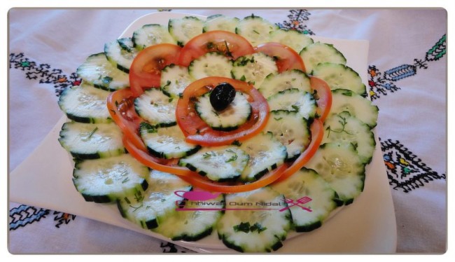 chhiwate, concombre, cuisine, salade concombre et tomate, cuisine marocaine, cuisine oum nidal, cuisineoumnidal, om nidal, oum nidal, recette, salade, salade variée, tomate cerise, أم نضال, ام نضال, خس, خيار, سلطات متنوعة, شهيوات مغربة, طماطم صغيرة, سلطة الخيار و الطماطم, مطبخ أم نضال, وصفات, وصفات سهلة, وصفة