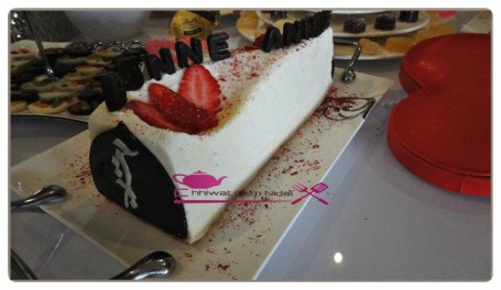 buche vanille fraise et framboise (54)