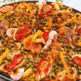 بايلا الاكلة الاسبانية الشهيرة بالدجاج و فواكه البحر بطريقة سهلة و لذيذة/Paella