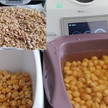 نزولاعند طلبكم والى كانت عندك هاد الالة!دخلي شوفي كيفاش تستعمليها فتنقية الحمص وفسخ اللوز لربح الوقت